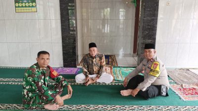 Jaga Kondusivitas Ramadan, Bhabinkamtibmas Polsek Legok Sambangi Tokoh Agama